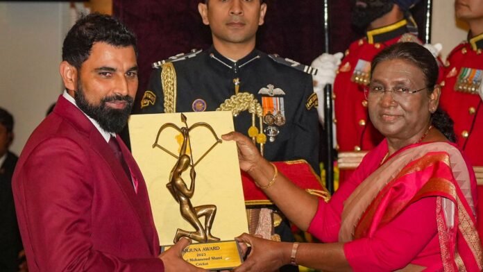 Mohammed Shami Gets Arjuna Award from President Droupadi Murmu