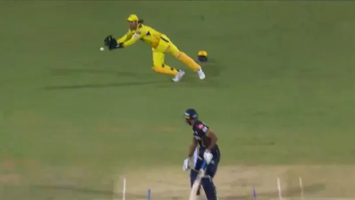 MS Dhoni's Amazing Catch Goes Viral: CSK Beats Gujarat Titans. Photo: Screen Grab from Jiocinema